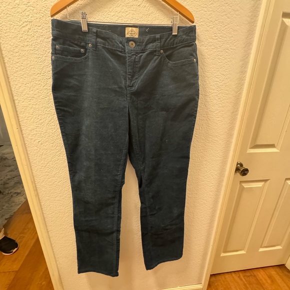 St. John's Bay Denim - NWOT St. John's Bay Dark Green Corduroy Straight Leg pants